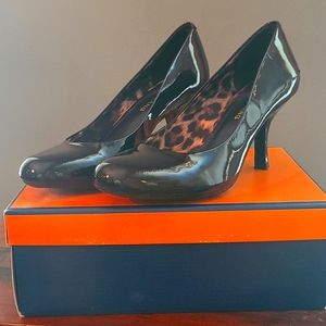 Arturo Chiang Patent Navy Blue Pump